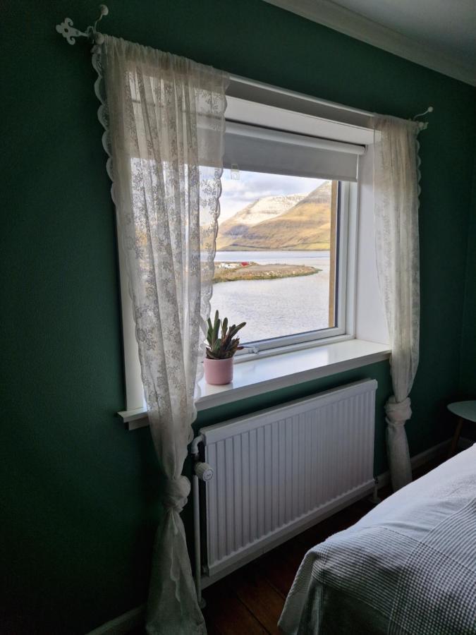 Guesthouse Hugo Сёрвагур Экстерьер фото